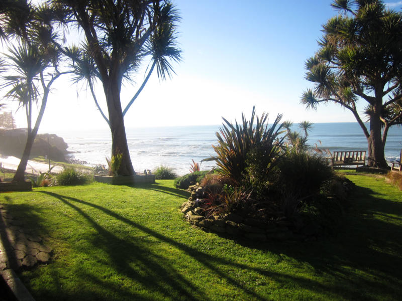 Beach Life; The view from the unit is exceptional. It looks straight out over the beach and catches the sun throughout the day. This page shows you exactly what you will see from the unit if you stay there... depending on the season, the weather and the time of day. Kaka Point is renowned for the colourful dawn as the sun comes up over the sea. Even on a dull or rainy day the view of the sea is still addictive. On a sunny day you just want to sit and relax and watch the sea rolling in all the way out to the horizon.